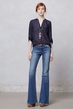 Retro! Flare Jeans Outfit, High Rise Flare Jeans, Flair Jeans, Butterfly Blouse, Wideleg Pants, Elegante Casual, Jeans Flare, Passion For Fashion, Flare Jeans