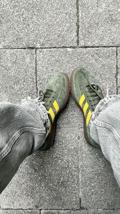 Adidas Spezial Green And Yellow, Green Adidas Shoes, Green Gazelle, Adidas Aesthetic, Spezial Adidas, Men Aesthetic Outfits, Yellow Adidas, Adidas Handball