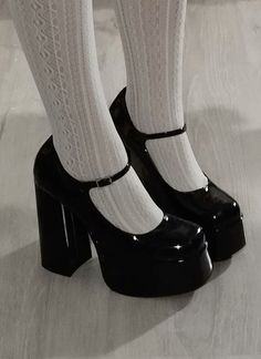 Dolly Shoes Aesthetic, Coquette Heels, Mary Jane Shoes Outfit