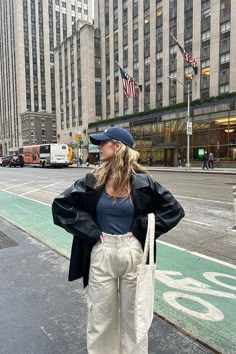 New York Aesthetic Outfits, Spring Outfits For School, New York Outfit, Nyc Fits, Ny Outfits, Nyc Outfits