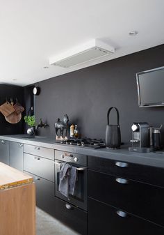 the kitchen is clean and ready to be used for cooking or baking, as well as other things