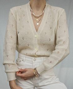 Causual Outfits, White Cardigan, 가을 패션, Sweater Design, Knit Outfit, Vintage Knitting, Knit Fashion, Knitting Inspiration, Wool Cardigan