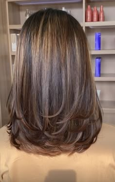 Layer Haircut, Sleek Short Hair, Haircuts For Medium Length Hair, Brunette Hair With Highlights, Hairstyles For Layered Hair, Shoulder Length Hair Cuts, Hair Color And Cut