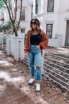 Mid Size Mom Fashion, Fall 22 Outfits, Cool Mom Fall Outfits, Fall Fashion Curvy Body Types, 2024 Midsize Fashion, Mom Outfit Inspiration, Fall Midsize Outfits 2023, Causual Outfits 2022