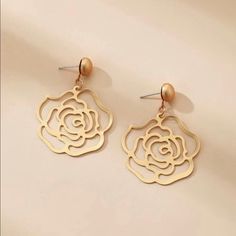 Floral Charm Drop Earrings - Light Gold. *4 For $20 Promo Eligible* Shein Jewelry, Hot Pink Earrings, Cream Earrings, Light Gold Color, Simple Hoop Earrings, Jewelry Floral, Bling Earrings, Beaded Handbag, Statement Drop Earrings