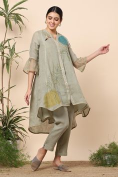 Shop for Kaveri Green Linen Kurta And Pant Set for Women Online at Aza Fashions Linen Kurti Design, Co Ords Outfits, Kurta Patterns, Simple Kurta Designs, Kurta Pant Set, Green Leaf Print, Long Kurti Designs, Kurti Patterns, Cord Set