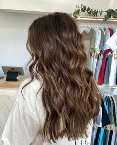 Dark Root Light Brown Hair, Natural Brown Hair With Dimension, Brown Hair With Brown Lowlights, Brunette Lowlights And Highlights, All Over Highlights On Brown Hair, Lowlights For Brunettes Dark, Lowlight Balayage, Natural Lowlights, Asian Hair Inspo