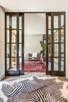 amazing gorgeous folding door ideas Dining Door Design, Modern Door Interior Design, Interior Folding Glass Doors, Sliding Door Kitchen Design, Glass Kitchen Door Ideas, Sliding Indoor Doors, Sliding Door Design Living Room, Antique French Doors Interior, Glass Door Design Interiors