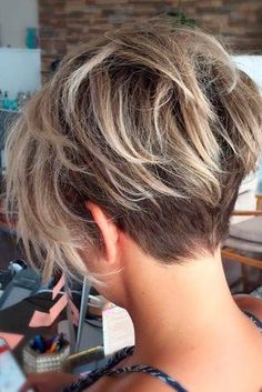 Messy Pixie Haircut, Aesthetic Blonde, Blond Balayage, Balayage Blonde, Trendy Short Haircuts, Hair 2018, Pixie Haircuts, Dark Roots