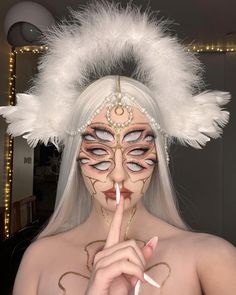 Angel Fantasy Makeup, Makeup Based Halloween Costumes, Angels Biblically Accurate, Dark Angel Makeup Looks Halloween, White And Gold Makeup Looks, Biblical Angel Makeup, Halloween Angel Makeup Ideas, Biblically Accurate Angel Cosplay, Biblical Angel Costume