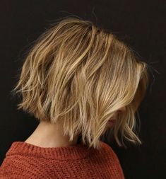 Chin-Length Choppy Bob For Fine Hair Short Choppy Haircuts, Wavy Bob Haircuts, Choppy Haircuts, Blonde Bobs