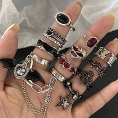 Grunge Accessories, Finger Jewelry, Jewelry Halloween, Black Stone Ring, Teeth Jewelry, Purple Diamond, Black Spider, Punk Jewelry, Estilo Punk