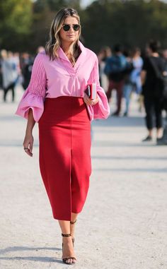 Red Color Combinations, Pink Street, Women Ideas, Moda Paris, Blazer Outfit, Spring Look, Red Skirt