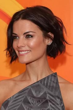 Jaime Alexander Short Brunette, Short Brunette Hair, Brunette Hairstyles, Rambut Brunette, Jaimie Alexander, Hair Styles 2017, Long Locks, Brunette Hair