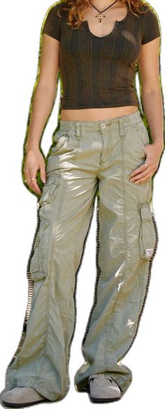 Khaki Y2k High-waisted Bottoms, Khaki High Waist Y2k Bottoms, Y2k High Waist Khaki Bottoms, Y2k Style Baggy Cargo Pants, Spring Y2k Style Cargo Pants, Y2k Baggy Pants With Pockets, Y2k Wide Leg Parachute Pants With Pockets, Y2k Style Khaki Cargo Bottoms, Y2k Khaki Cargo Bottoms