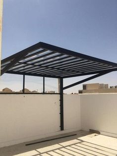 an empty roof on top of a building