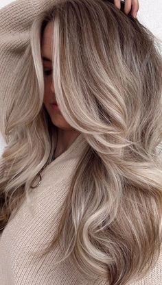 Balayage For Ash Blonde Hair, Ash Blonde Color Chart, Light Blonde With Brown Lowlights, Blonde Hair Brown Balayage, Cool Blonde Pale Skin, Blonde Rooty Balayage, Ash Blonde Smudge Root, Root Melt On Blonde Hair, Highlights Vs Balayage Blondes