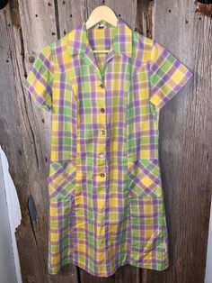 Vintage Hattie Leeds woman's checkered dress In good condition no tears or stains maybe a large not sure please message for measurements Post Mortem Pictures, Checkered Dress, 1960s Vintage, Dress Clothes For Women, Leeds, Dress Outfits, Bathing Beauties, France, Womens Dresses