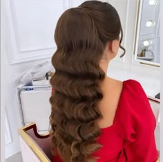 Hairstyles With Curled Hair, Dark Makeup Looks, Ash Brown Hair Color, High Ponytail Hairstyles, Wedding Hair Up, Hair Inspiration Long, Quinceanera Hairstyles, Braut Make-up, Wedding Hair Inspiration