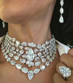 Jewelry Vault, Perls Jewellery, Beautiful Chokers, Luxury Jewellery, Fancy Jewellery, White Party, Vintage Jewels, Girly Jewelry