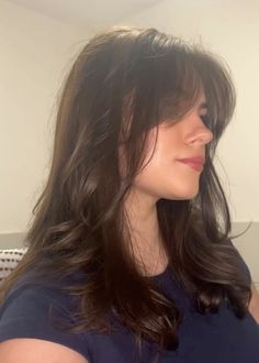 Curtain Bangs Dark Brown Hair, Bangs Dark Brown Hair, Hair Blowdry, Brown Layered Hair, Brown Hair Bangs, Hair Color For Brown Skin, Elsa Hair, Side Bangs Hairstyles, Side Bun