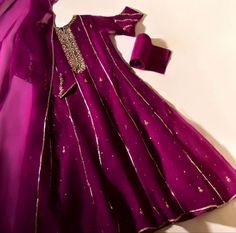 Mayon Dress, Danish Wedding, Work On Sleeves, Cloth Designs, Sharara Designs, Shadi Dresses, Deep Magenta, Pakistani Formal Dresses