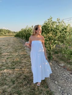 Bachelorette Winery Outfit, Winery Fits, Bachlorette Weekend, Bachelorette Vibes, Engagement Party Outfit, Cute Summer Fits