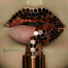 Extreme Make-up, Diy Lipgloss, Fantasy Make-up, Lip Art Makeup, Glitter Lip, A T, Nice Lips, Lipstick Tube, Lipstick Art