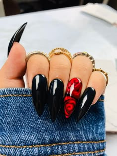 Red Rose Nails, Black And Red Nails, Press On Nails Red, Nails Rose, Pointy Nails, Black Acrylic Nails, Nails Press, Red Nail Designs, Rose Nails