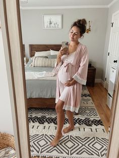 Super comfortable, perfect for nursing and skin to skin. Comes with a matching baby swaddle😍 Pink Hospital, Pink Nightie, Nursing Robe, Cute Pregnancy Pictures, Maternity Work Clothes