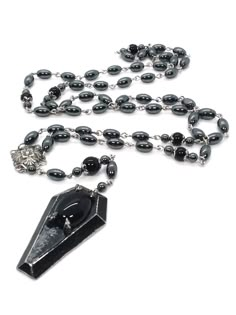 Wander into the fog or decorate your altar with our hand-cast coffin rosary! This memento mori is set with onyx using prongs that have been hammered by hand for a weathered effect. Perfect for a moonlit foray into graveyards or your favorite spooky dance floor, this extra long rosary makes a beautifully dark impression. Its perfect for layering with other necklaces or for wearing as a statement piece. Pair with your favorite gothic outfits for dramatic effect! 🦇 Creation and Shipping Made to order! I'll make and ship your item within 1-3 days. If this will take longer for any reason such as a material shortage or high order volume, I'll contact you after your order. Please feel free to contact me if you'd like to know whether this might apply to your order. 🦇 Materials Stainless steel, p Goth Rosary, Gothic Rosary, Gothic Wardrobe, Beaded Rosary, Fancy Clothes, Goth Jewelry, Gothic Accessories, Clothing Photography, The Fog