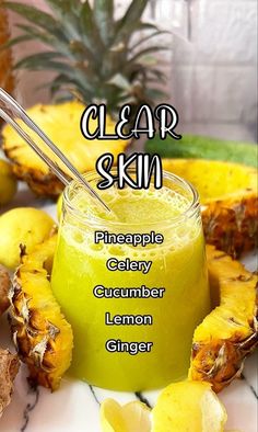 a pineapple and cucumber smoothie is shown with the words clear skin