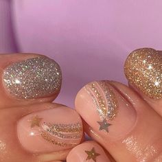 Shooting Star Nail Art, Silver And Gold Nail Designs, Shooting Star Nails, Silver Gold Nails, Silver And Gold Nails, Twinkle Nails, Pink Oval Nails, Biab Nails, Star Nail Designs