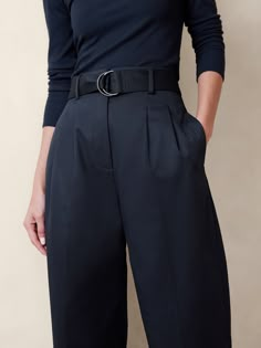 Cruz Pleated Wide-Leg Chino | Banana Republic Minimalist Uniform Women, Pleated Trousers Women High Waist, Business Casual Clothing For Women, Wide Leg Chinos Outfit Women, Interpreter Outfit, Queer Women Fashion, Women Trousers Outfits, Wide Leg Trousers Outfit Casual, High Waist Work Pants