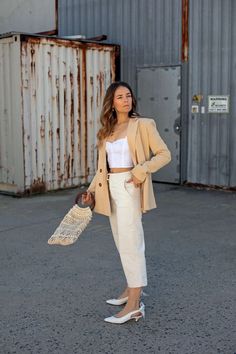 CREAM, WHITE, BEIGE OUTFIT IDEA Inspiring Wit Beige outfit, Cream