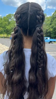 Hairstyles For Pep Rallys, Hair Styles For Hair Up, Hair Styles For Carnival, Braid Styles Straight Hair, Double Waterfall Braid, Braided Hairstyles Fishtail, Karate Hairstyles For Long Hair, Updo Hair For Work, Hair Inspo For School Easy