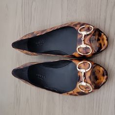 Reposhing This Item I Purchased From @Tbdesselles Only Because They Are Too Small For Me. I’m A Size 6-1/2-7 And These Are Definitely A True 6-1/2. They Are In Excellent Condition. Questions? Leave A Comment Below! Shoes Gucci, Gucci Black, Gucci Shoes, Shoe Lover, Tortoise Shell, Flat Shoes Women, Tortoise, Ballet Flats, Loafer Flats