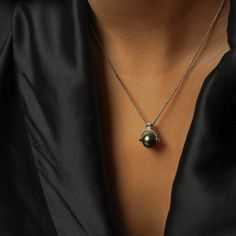 Gold(14K) : 1.124gGold(18K) : 2.44gDiamonds : (VS clarity & H-I colour): (Brilliant cut ) : 0.15ctGemstone : Tahitian Pearl Tahitian Pearl Jewelry With Brilliant Cut, White Gold Jewelry With Brilliant Cut Tahitian Pearl, Luxury Tahitian Pearl Jewelry With Brilliant Cut, Tahitian Pearl Pendant, Tahitian Pearl Necklace, Stackable Ring Sets, Instagram Famous, Delicate Chain, Pearl Pendant Necklace