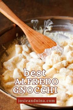 Looking for a quick and satisfying dinner? This easy Gnocchi Alfredo is made in one skillet and loaded with cheesy, creamy goodness. The tender gnocchi soak up the rich Alfredo sauce, making this dish a hit with the whole family. Easy Alfredo Sauce, Easy Alfredo, Gnocchi Dishes