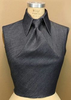 an image of a mannequin's neck and shirt pattern