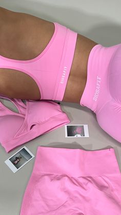 Cute Workout Fits, Cute Gym Fits, Pink Workout Clothes, Pink Workout Outfit, Fits For Women, Gym Ootd, Fitness Shoot, Runner Shorts, Sports Bra Outfit