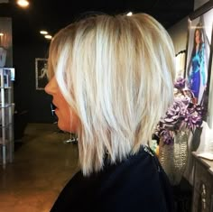 Back Of Inverted Bob Haircut, Hair Cuts To Give More Volume, Shoulder Length Inverted Bob, Choppy Medium Length Hair, Different Blondes, Shaggy Lob For Fine Hair, Haircut For Girl, Bob Hair Cuts, Razor Cut Hairstyles