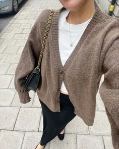 Cardigan Outfit, Outfit Layout, Cardigan Outfits, Pregnancy Outfits, Outfit Inspo Fall, Outfit Goals, Winter Fashion Outfits, How To Look Classy, Spring Summer Fashion