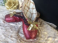 Decorative royalty inspired red, white and gold pointe shoes. styled with black lace and Swarovski crystals. Red And Gold Shoes, Black Ballet Slippers, Black Ballet, Pointe Shoes, Ballet Slippers, Gold Shoes, Crystal Brooch, Painted Shoes, Really Cute Outfits