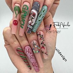 Christmas Nail Inspo Grinch, Grinch Toe Nails, Christmas Nail Designs Grinch, Nail Art Long Square, Red And Green Nails Christmas, Grinch Nails Acrylic, Christmas Nails 2024 Trends, Crazy Christmas Nails, The Grinch Nail Art