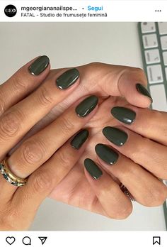 Nails Ideas Summer, Semi Permanente, French Manicure, Nails Ideas, Top Ten, Vanity Fair, Red Nails, Top Trends, Nail Colors