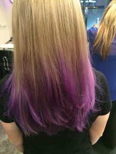 Purple Ends Hair Blonde, Blonde Purple Ombre Hair, Blonde Hair Purple Tips, Blonde Hair With Colored Ends, Blonde To Purple Ombre, Hailey Hairstyles, Blonde Hair Fade, Blonde Hair With Purple Tips, Blinde Hair