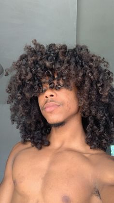 Long Curly Hair Men, Natural Hair Men, Men Haircut Curly Hair, Light Skin Men, Pelo Afro, Black Men Hairstyles, Boys With Curly Hair, Curly Hair Men, Hair Reference