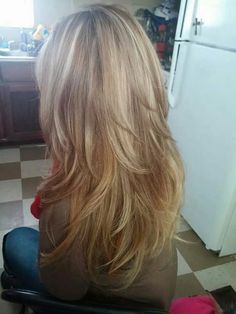 blonde wolf cut|long wolf cut|wolf cut on blonde hair| wolf cut | Y2k Haircuts Straight Hair, Haircuts For Volume Straight Hair, High Layers Long Hair, 2000s Layered Hair Long, Long Layered Hair Back View, Straightened Wolf Cut, Long Layers From The Back, Layered Hair 2000s, Sidebangstyle Hair