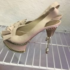 You Want Compliments? Purchase These Babies! One Heel Is Slightly Bent But Can Be Repaired. Can Be Wiped To Brand New. Price Is Adjusted Based On Condition. Grey Angel Wings, Amazon Heels, Outfit Ideas For Art, Future Millionaire, Sling Back Sandals, 2000s Baby, Stunning Heels, Pretty Heels, Goth Shoes